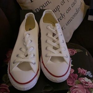 Converse chucks size 1 youth